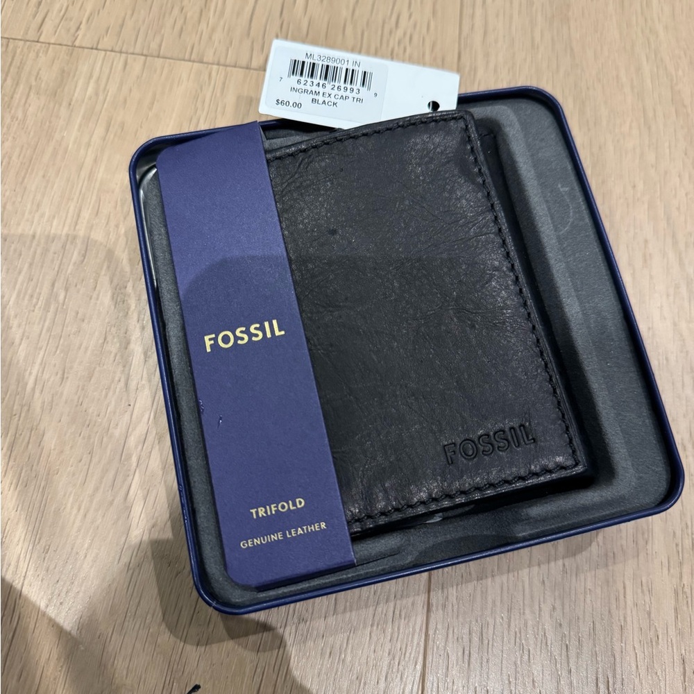 Fossil trifold wallet